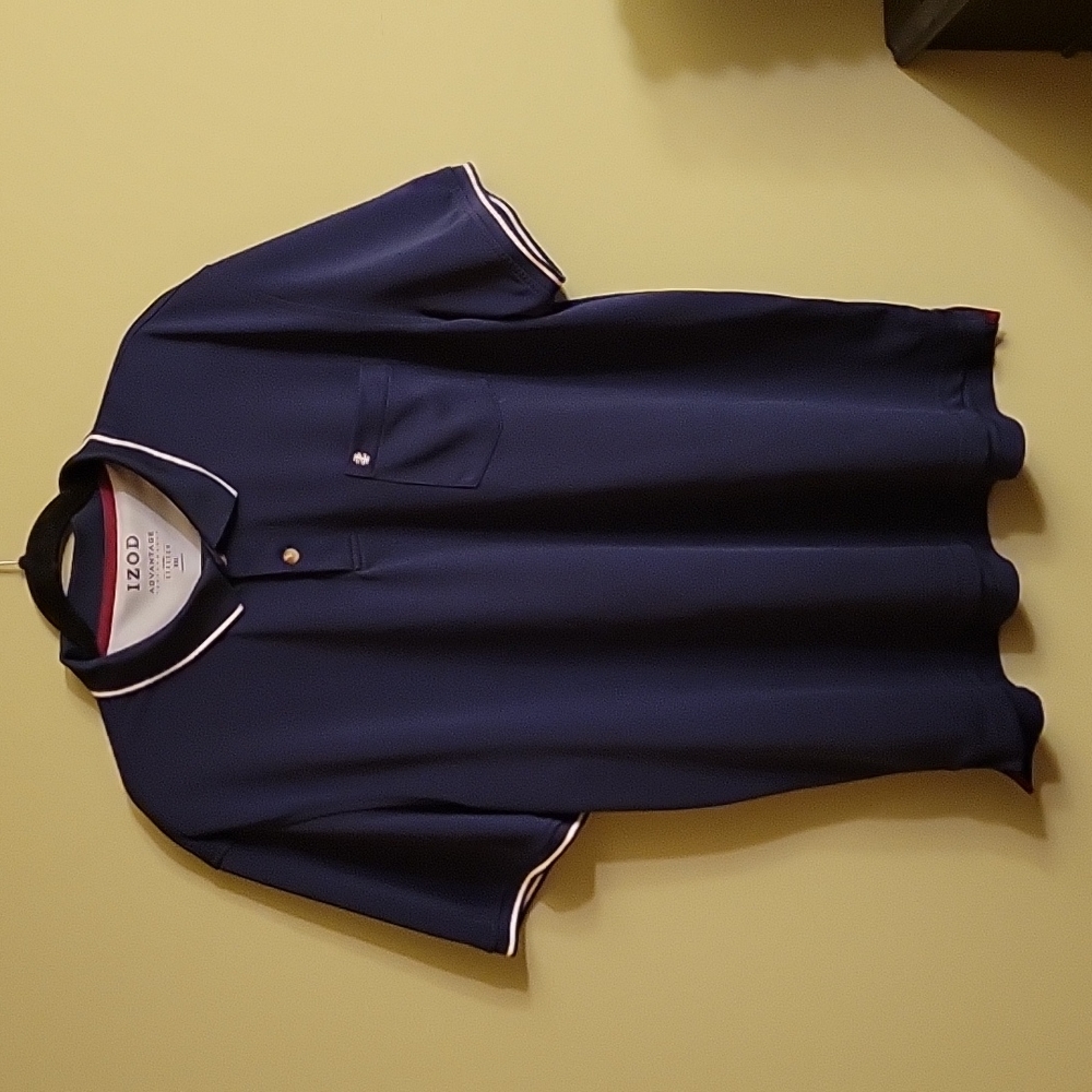 IZOD  Blue Short Sleeve 2 Button Collared Shirt Size 2XL